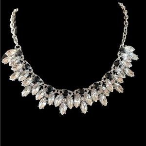 Sparkling necklace from Paparazzi vault collection series, new never worn